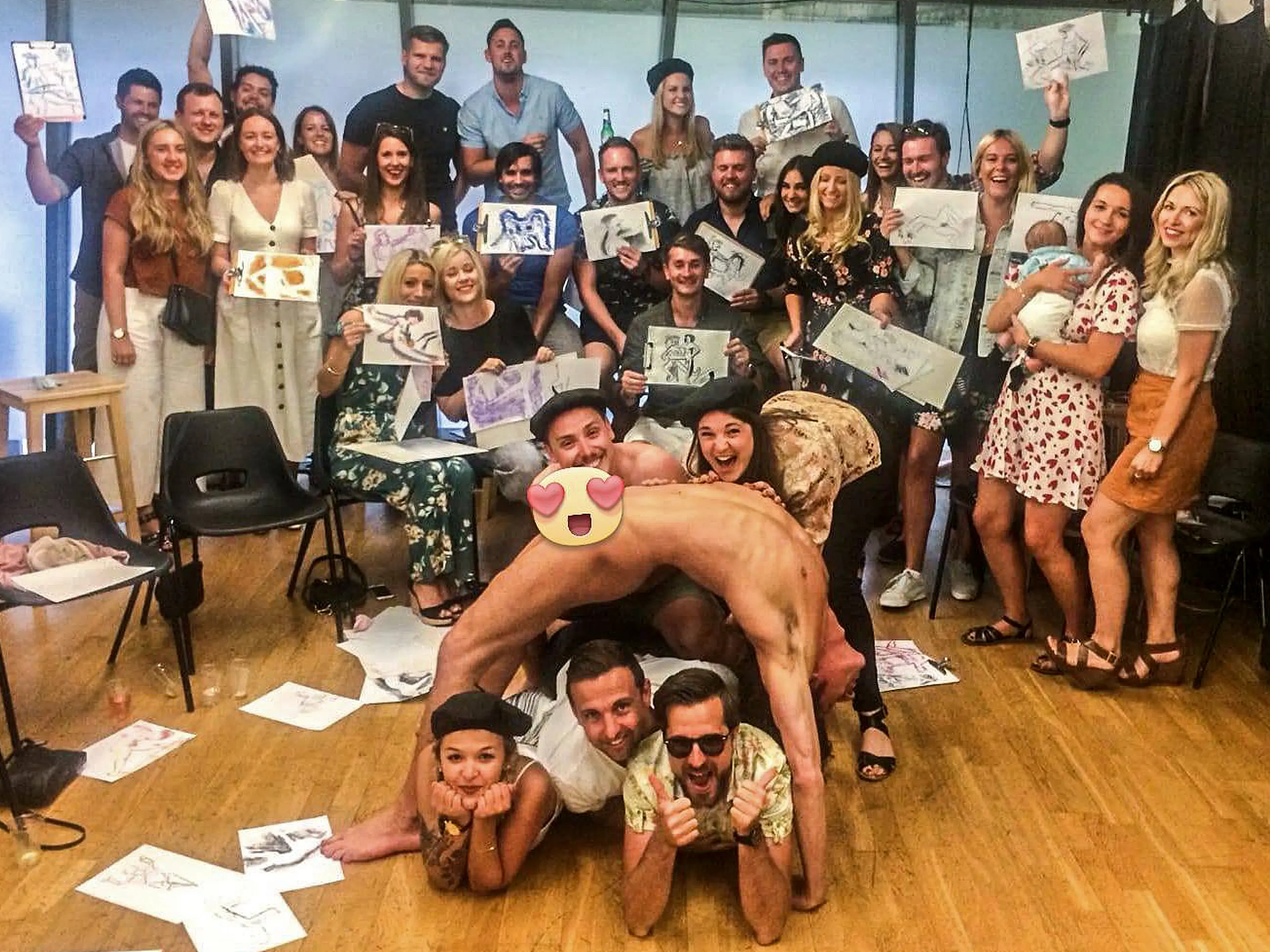 Life drawing image with group and model